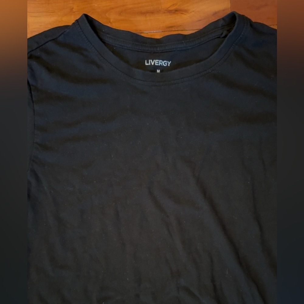 PLAIN BLACK TSHIRT NICE FIT